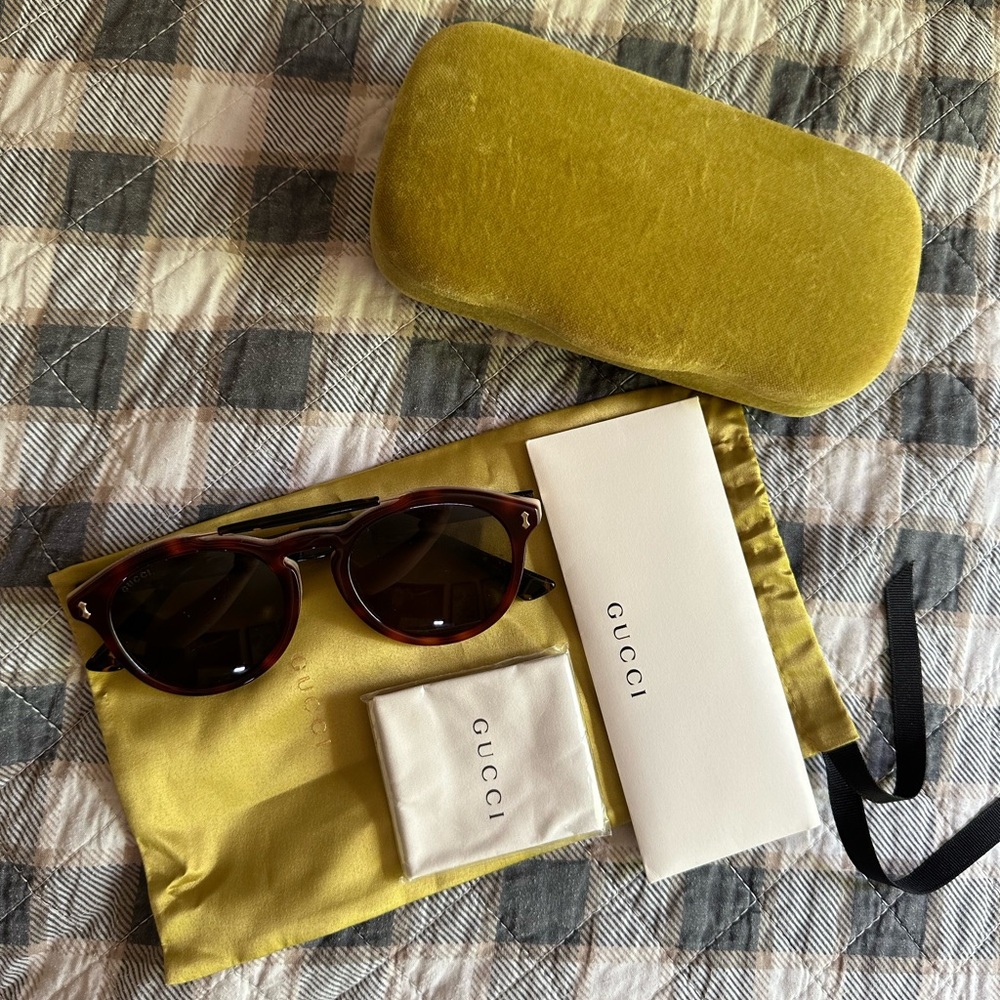 Women’s Gucci sunglasses